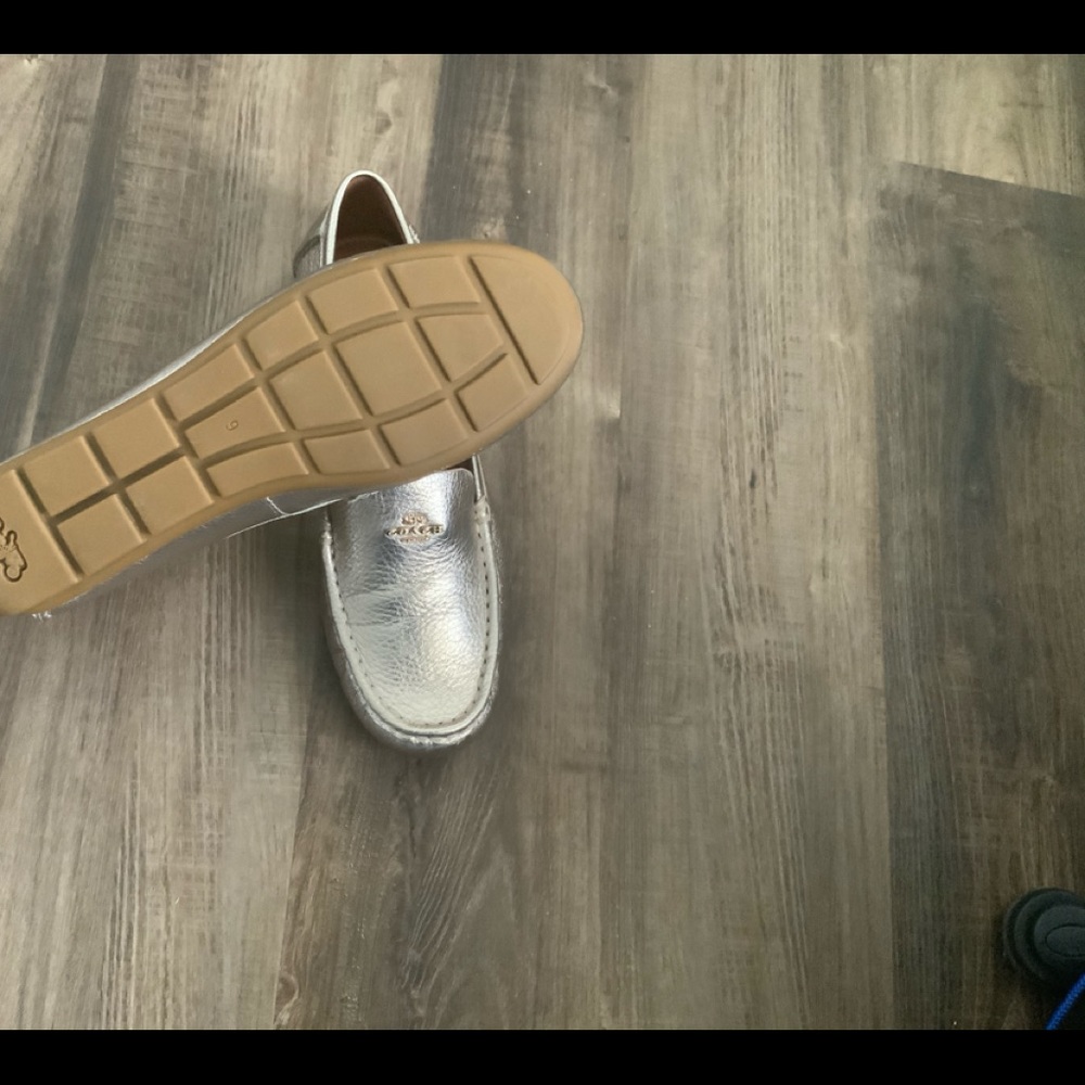 Shoes - Picture 4 of 4